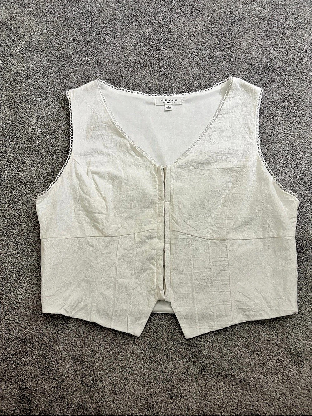 KIRIOUS Cropped Vest Top in White Size Large Like New